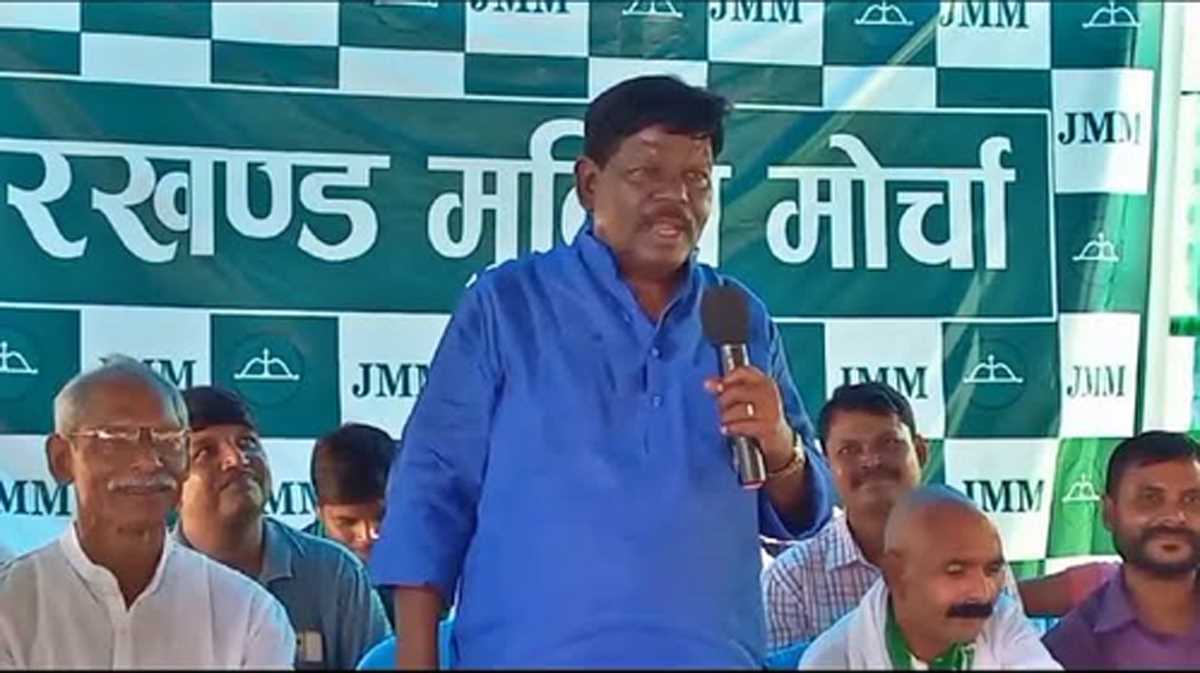 झारखंड में भी बजरंग बली पर सियासी घमासान, झामुमो नेता के बयान पर भाजपा हमलावर झारखंड में भी बजरंग बली पर सियासी घमासान, झामुमो नेता के बयान पर भाजपा हमलावर